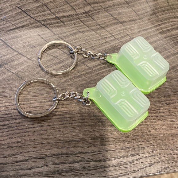 Tupperware Fridgesmart Keychains - Picture 2 of 3